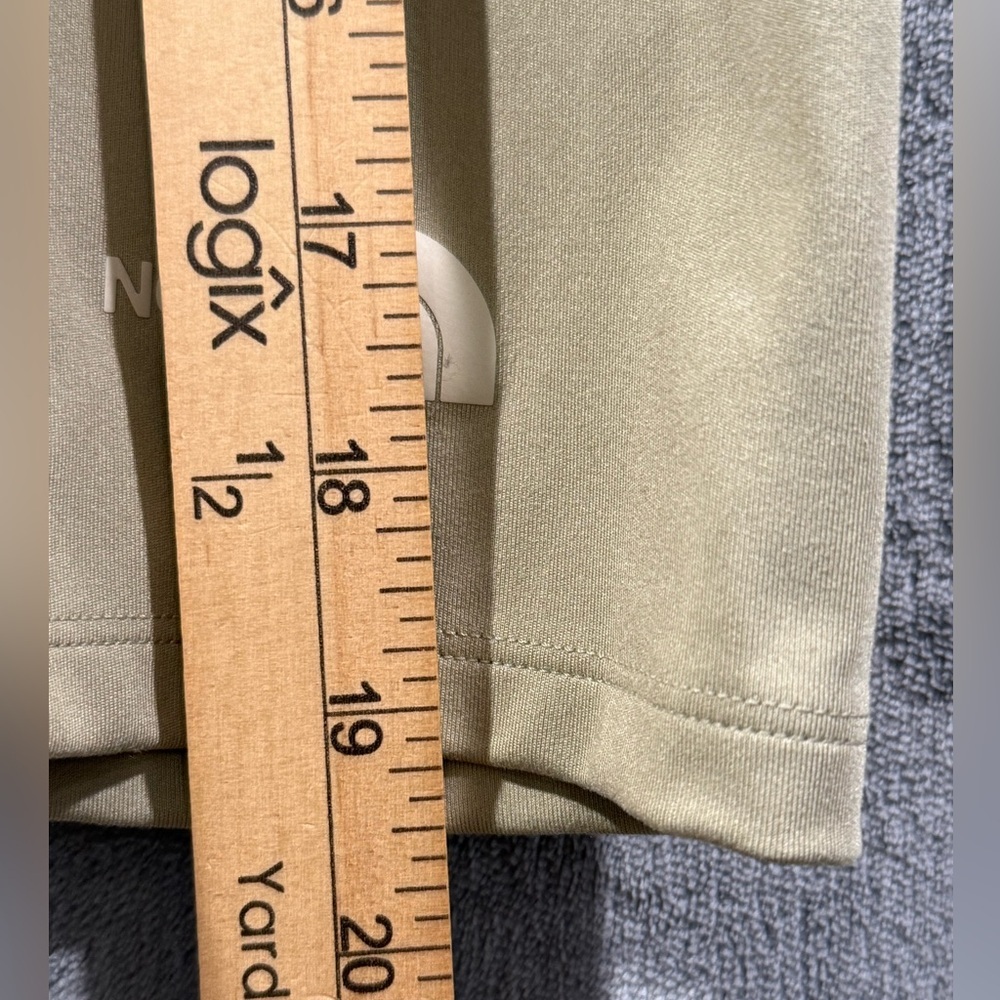 THE NORTH FACE Dune Tan Stretch Biker Shorts Pockets Women’s Medium NWOT - Picture 5 of 9
